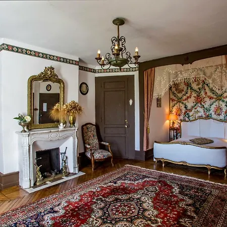 Couette-café Chateau De Courbelimagne,