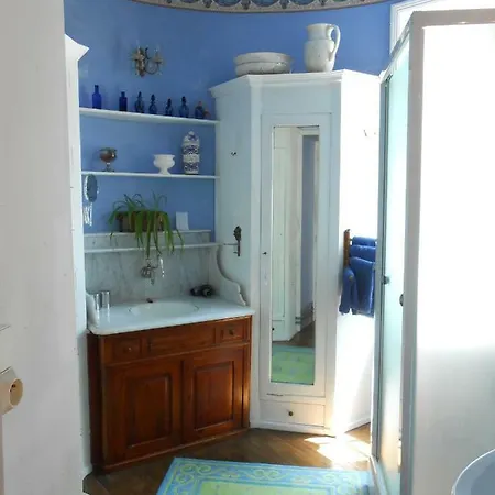 Couette-café Chateau De Courbelimagne,